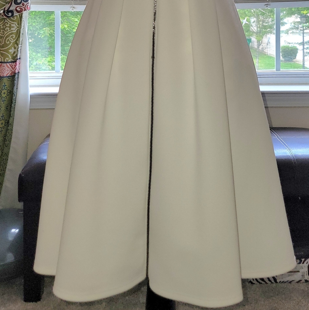 Vince Camuto White Sleeveless Dress - Picture 12 of 14